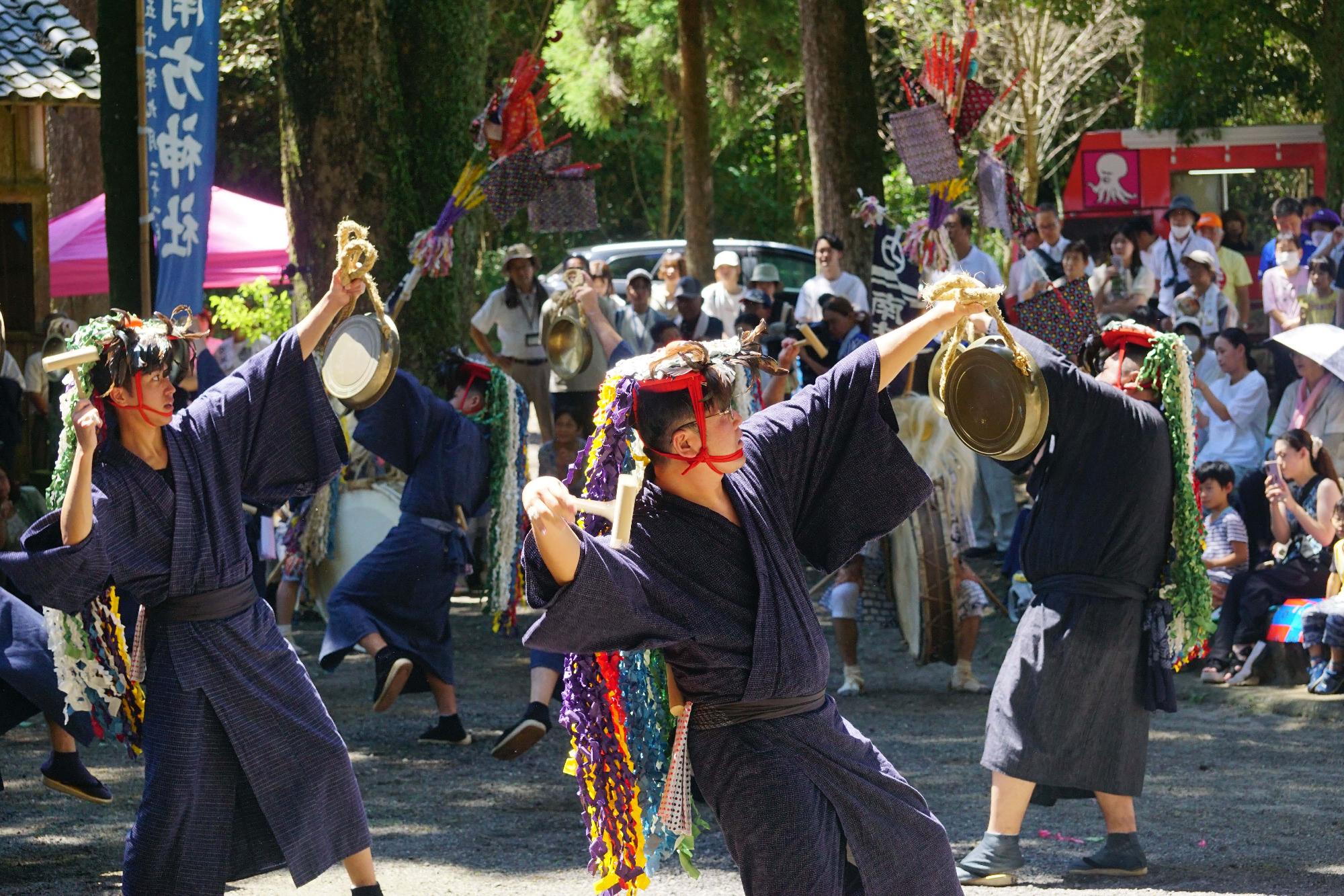 西長江浦大太鼓踊りの様子2
