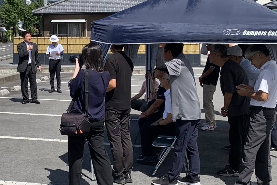あいさつをする市長
