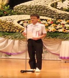 意見発表する西さん