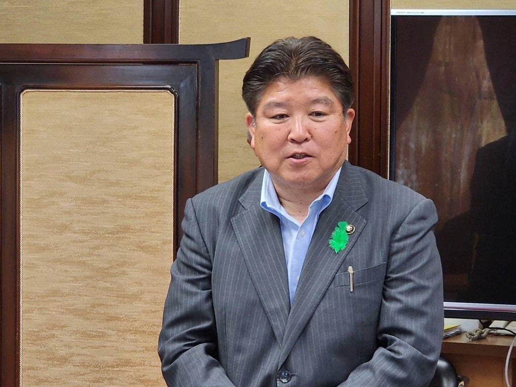 あいさつをする市長