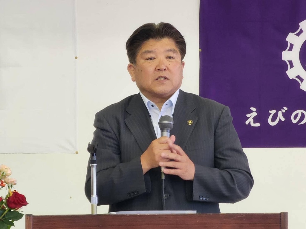 あいさつをする市長