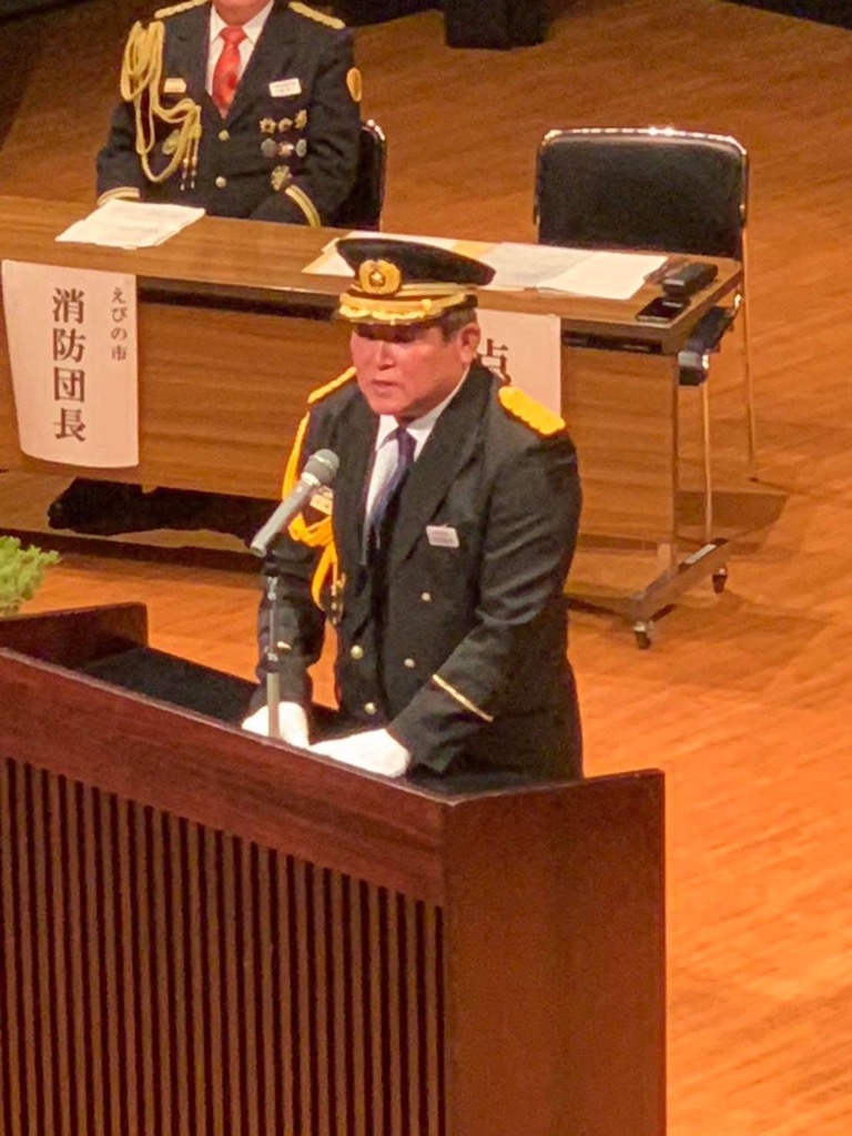 訓示を述べる市長