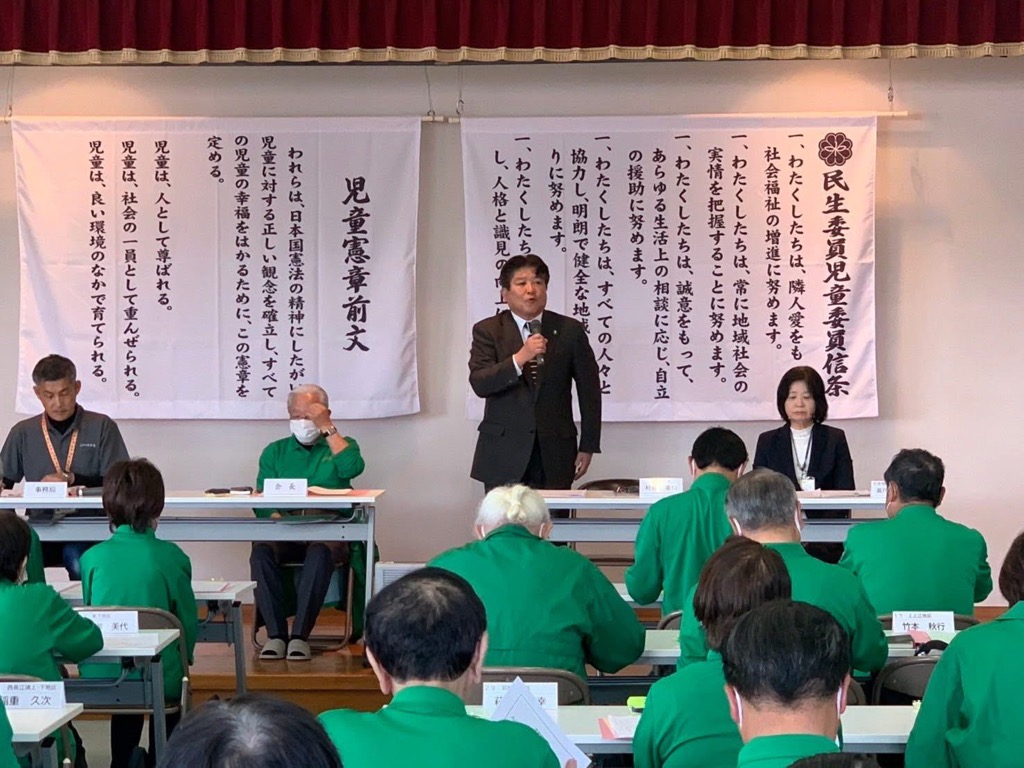 総会であいさつする市長