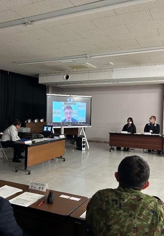気象台から新燃岳の現状報告する様子