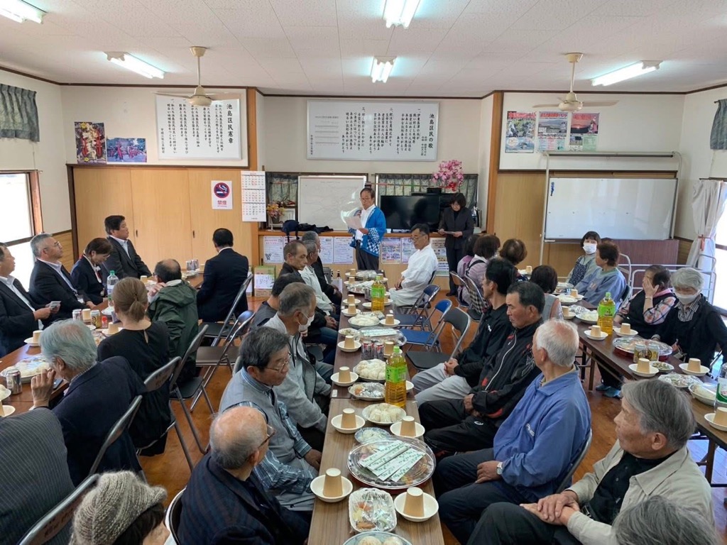 直会(なおらい)の様子