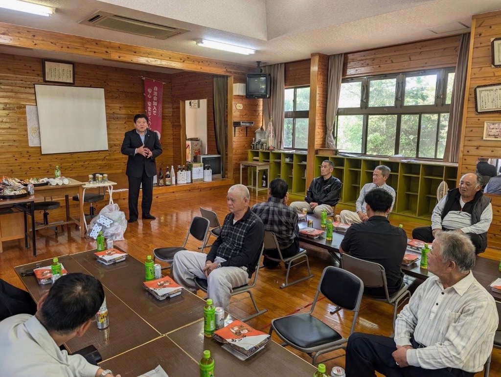 直会(なおらい)の様子