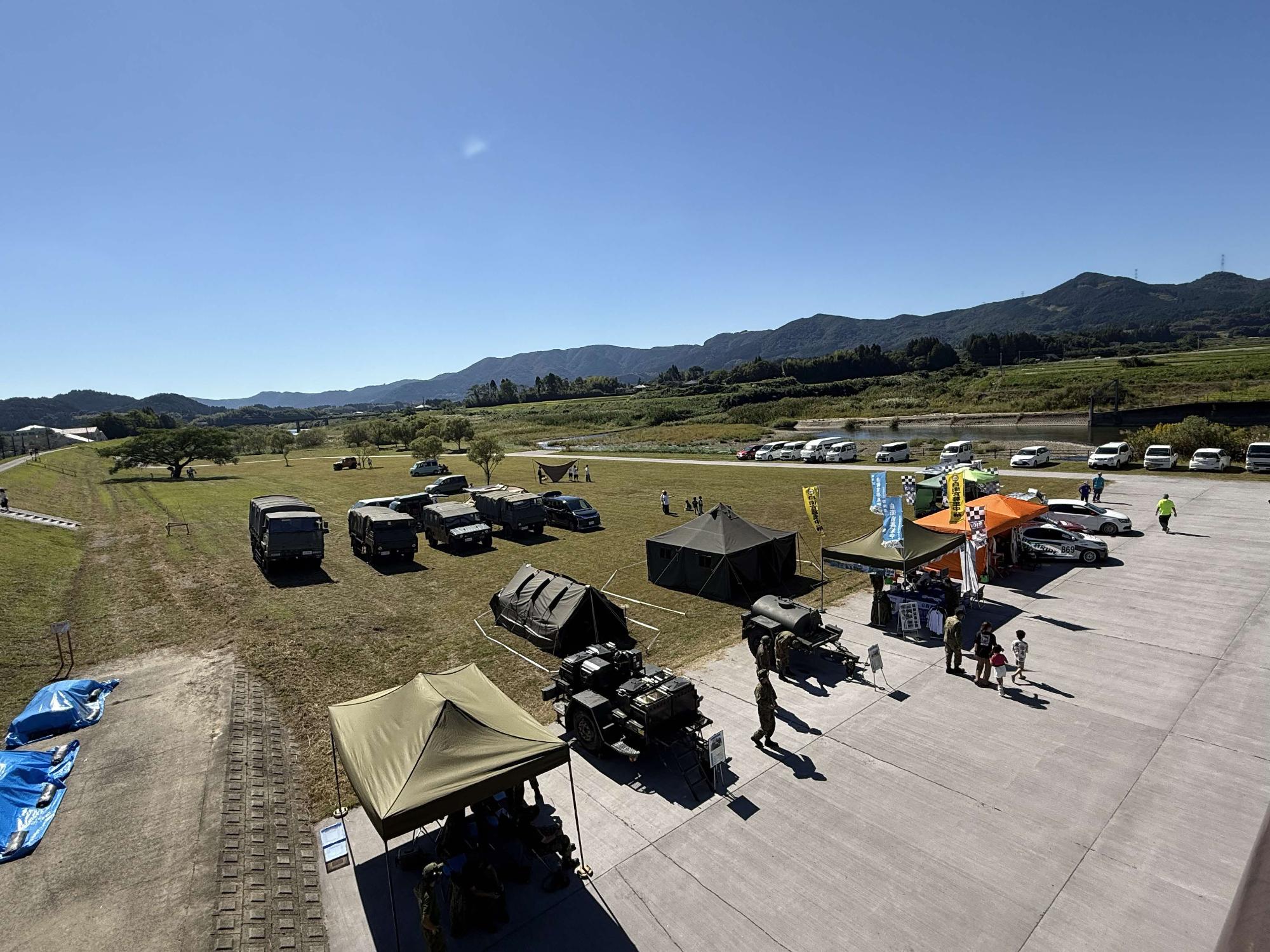 自衛隊車両展示