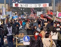 京町二日市のイベント会場に、大勢の人が訪れている写真